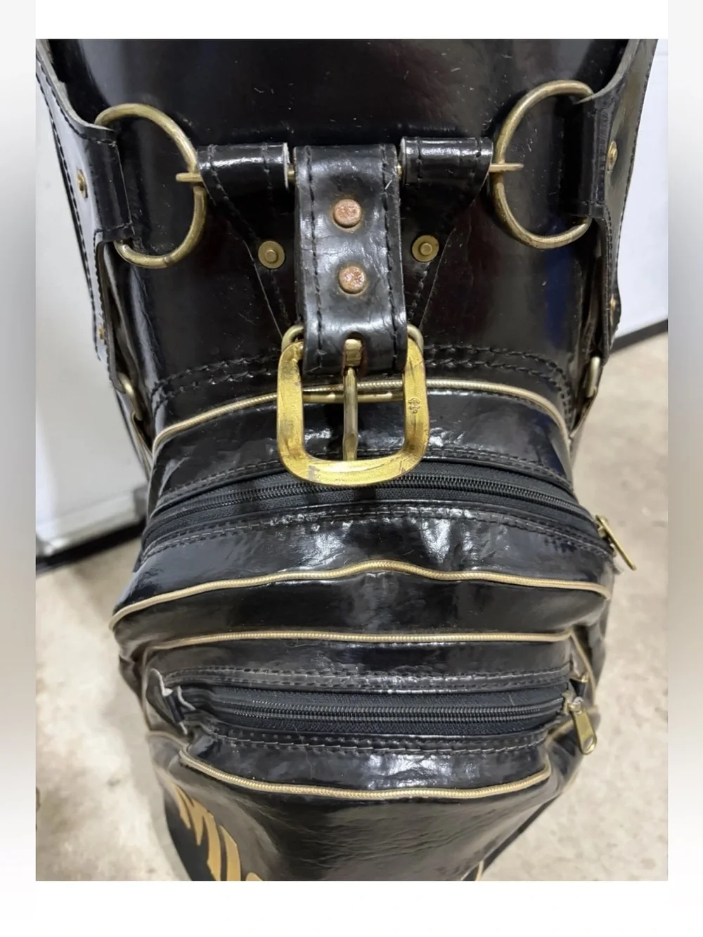 VINTAGE MICHELOB Black Faux Leather Carry Golf Bag 35